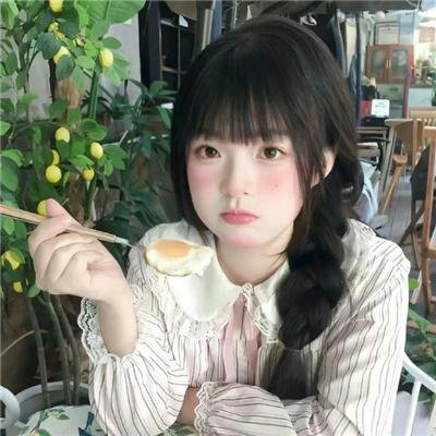 模仿女孩
